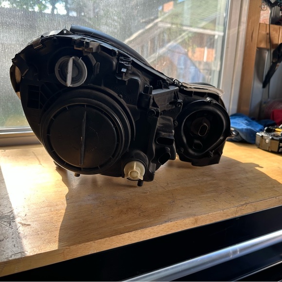 W211 Mercedes-Benz headlights halogen - Picture 4 of 5